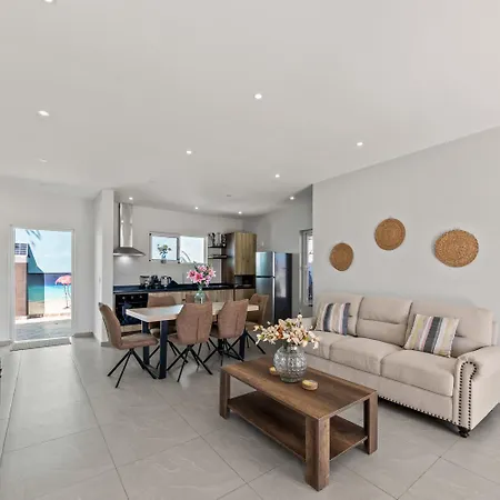 Casa Flamingo, Spacious Family-Friendly Villa On Grote Berg, Curacao-3